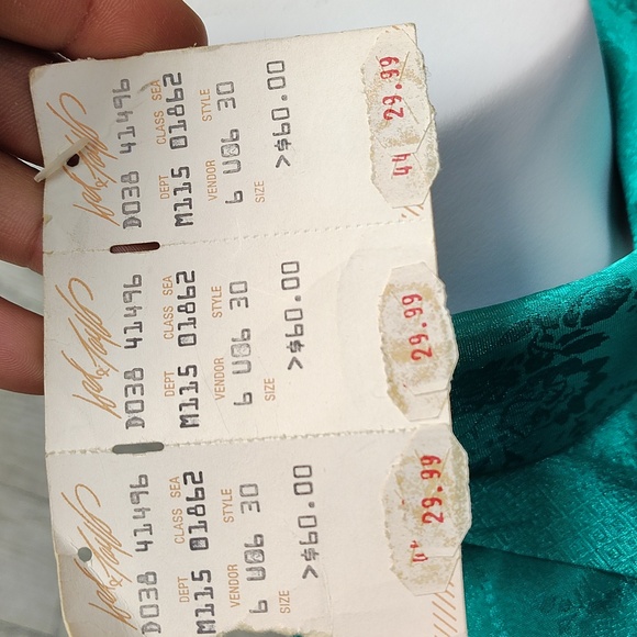 Elegant Green Women's Top - Picture 4 of 4